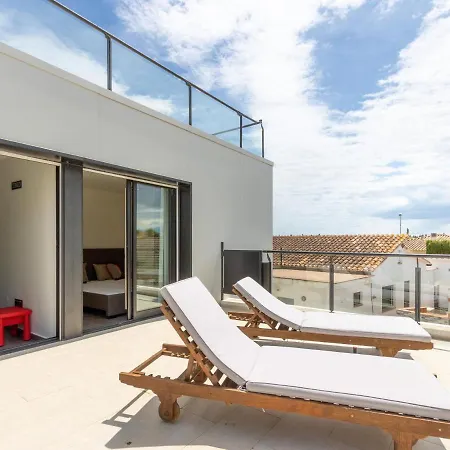 Casa Moderna Con Piscina, Wi-fi, Aa, Barbacoa Y Parking En - Es-89-73 Sant Pere Pescador