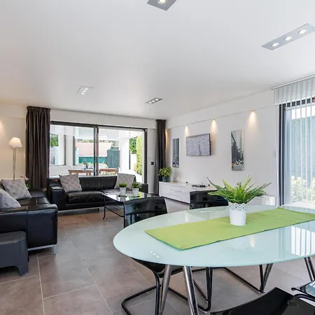 Casa Moderna Con Piscina, Wi-fi, Aa, Barbacoa Y Parking En - Es-89-73