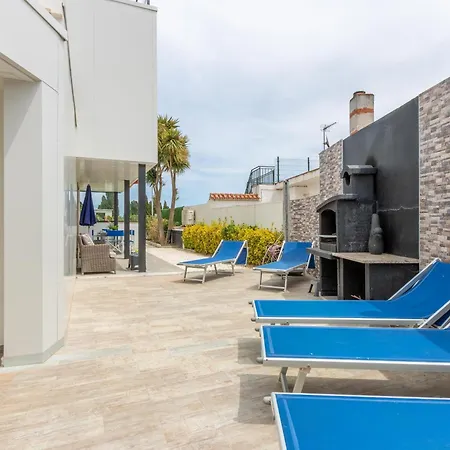 Casa Moderna Con Piscina, Wi-fi, Aa, Barbacoa Y Parking En - Es-89-73 * Sant Pere Pescador