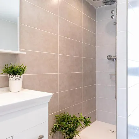 Casa Moderna Con Piscina, Wi-fi, Aa, Barbacoa Y Parking En - Es-89-73 *